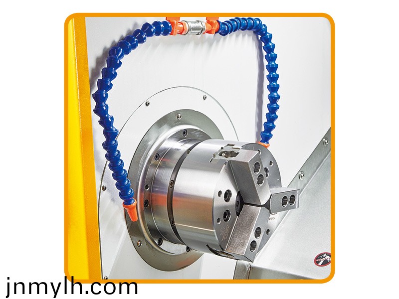 刀(dao)墖(ta)數(shù)控車牀（可(ke)加工400長）