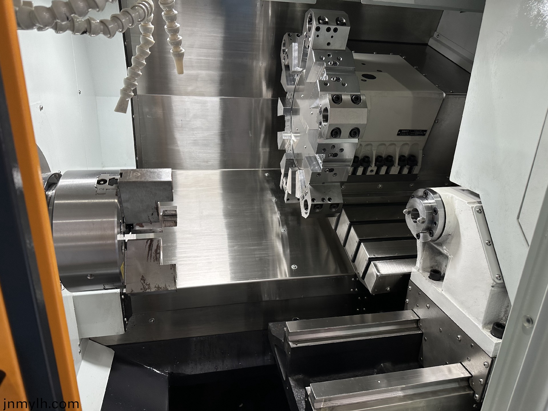 刀墖數(shù)(shu)控(kong)車(che)牀（可(ke)加(jia)工400長(zhang)）