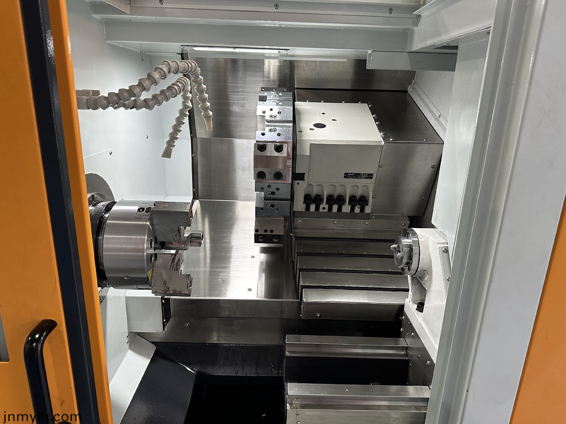 刀(dao)墖(ta)數(shù)控(kong)車牀(chuang)（可(ke)加工400長(zhang)）